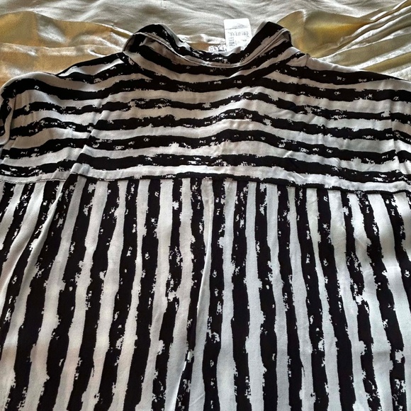 NEW PHOTOS! TUNIC, LONG SLEEVES, BLACK & WHITE, SIZE 22, POCKETS, FRONT BUTTONS, - Picture 14 of 14